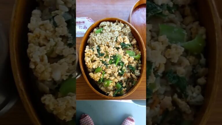炊き込みご飯 小松菜炒りたまご　　しじみの味噌汁 わっぱ弁当