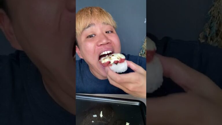 販売5日で入手困難。セブンから消えた明太子おにぎりをチーズと一緒にガスバーナーで炙ってみた