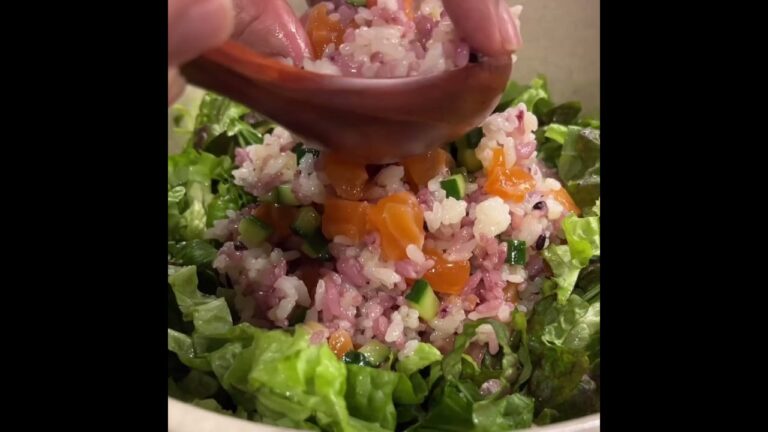 サーモンと酢飯、ハーブの香り豊かなライスサラダ【365日サラダ249皿目】