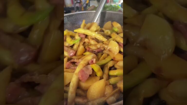 【中国農村の家庭料理】じゃがいもといんげんの煮込み【土豆炖豆角】