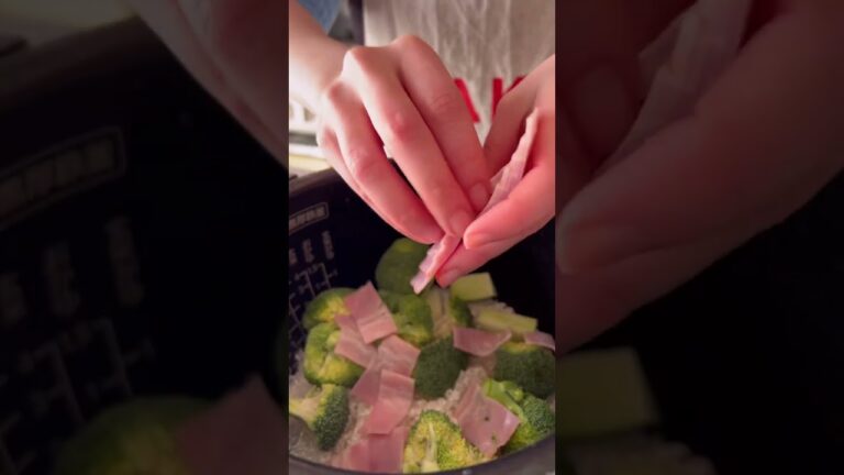 こっくりブロッコリーとベーコンの炊き込みごはん🦭🥦🥓 #栄養士 #簡単レシピ #お弁当 #ブロッコリー #ブロッコリーレシピ #ベーコン #バター #炊き込みごはん #炊飯器 #炊飯器レシピ