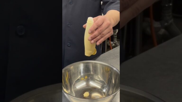 【小さなマヨネーズでもプッチンマヨできるかな？】I wonder if small mayonnaise can do it.