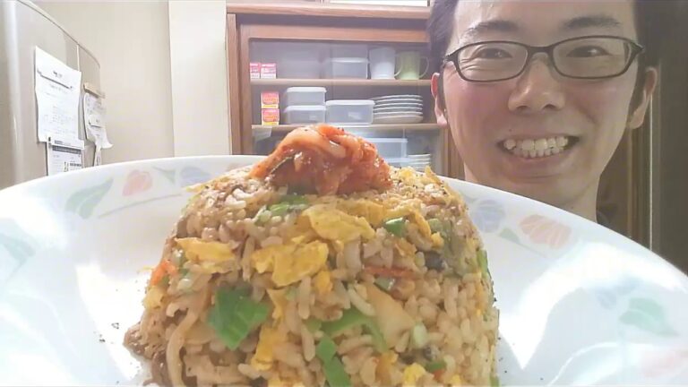 【飯テロ注意】簡単♪豚キムチチャーハン！