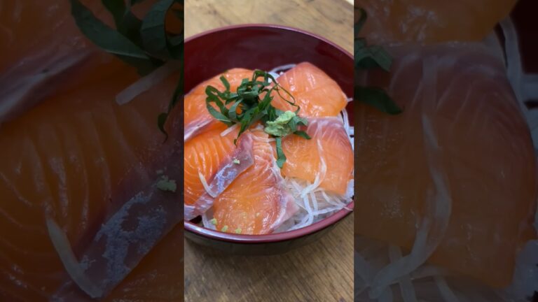 素人のズボラなサーモン丼。　#ランチ  #自炊  #刺身  #海鮮丼　#サーモン #ズボラ飯　#料理初心者
