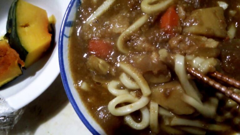 余ったカレーでカレーうどんを作ってみました～　ほんだし＆麺つゆだけで