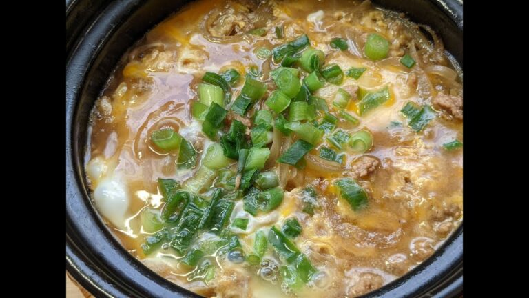 余ったお餅をひき肉・玉ねぎと甘辛く煮込んだ「鍋焼き餅」を作った