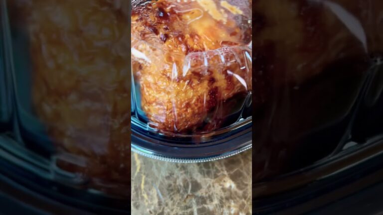 【#コストコ 】 鶏の丸焼きというと、普段食べない特別な料理なので少々値が張るものと思いますが、コストコの「ロティサリーチキン」は安くてボリューム満点旨い #shorts #short #ショート
