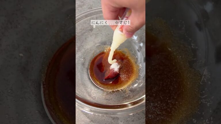 【大人気アレンジ！】レンチンでできる！サバ缶の辛みそ煮