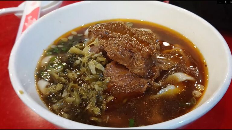 【台湾グルメせめて動画で】醤油キレキレ紅焼牛肉麺＠真善美牛肉麺【台湾の麺料理／台湾の牛肉麺】