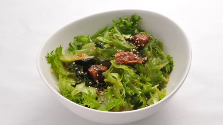 レタスとわかめのラー油あえ