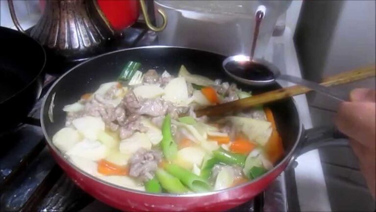 豚肉と筍の炒め煮（酸辣味）