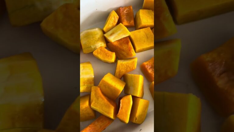 Creamy autumn soup recipe perfect for the season #soupseason #autumnsoup