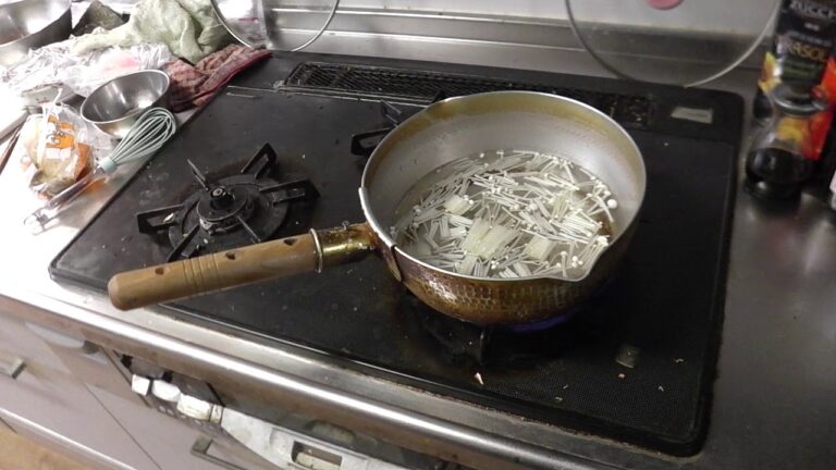 幸運な病のレシピ（ 1862 ） 朝 ：ハタハタ、鮭、豚ロース薄切り焼き、ヒジキ煮浸し、味噌汁