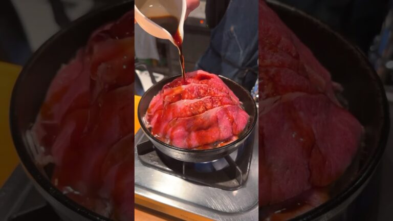 和牛を贅沢に堪能できる肉鍋が最高！