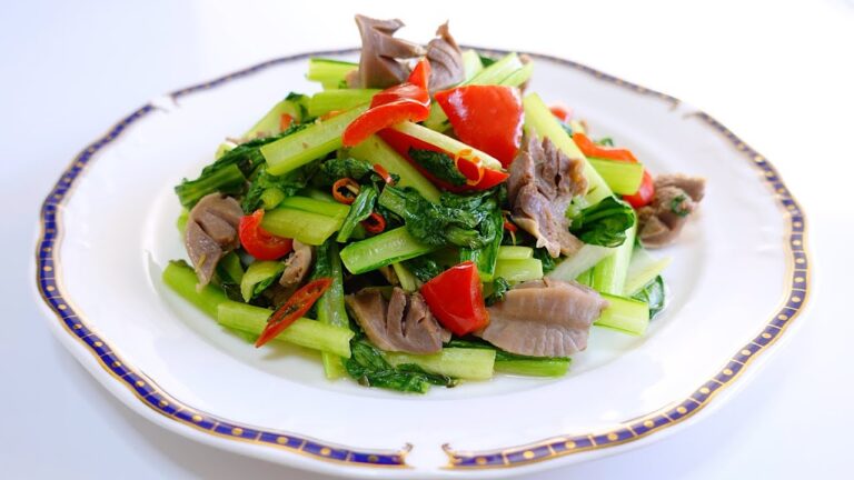 【プロ直伝】小松菜と砂肝の食感が絶妙！香りも味わうハーブ&ガーリック