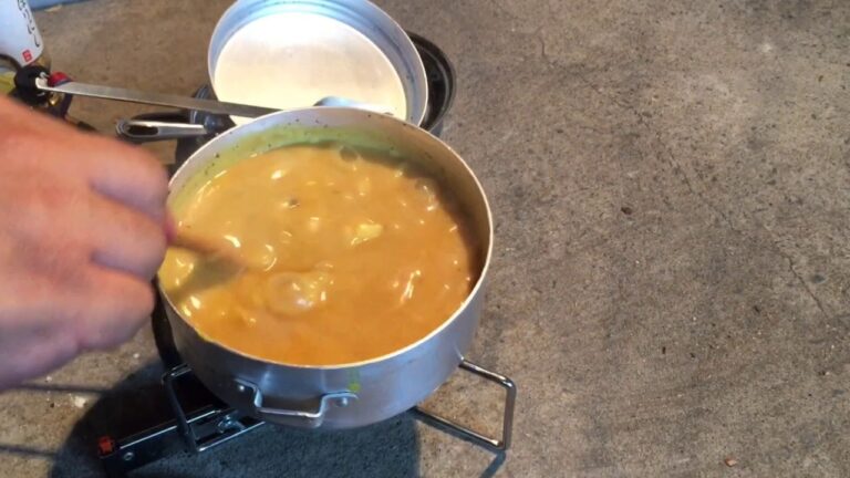車庫飯　S&Bカレースパイスでシーフードカレー