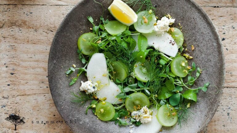 【朝晩食べたい！】マスカットと梨、ブルーチーズのサラダ#36 レシピ