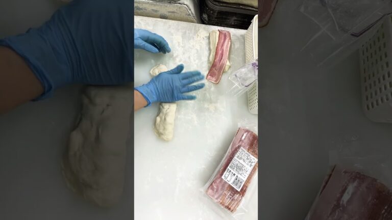 焼き立てパンの工程「ベーコンエピ」