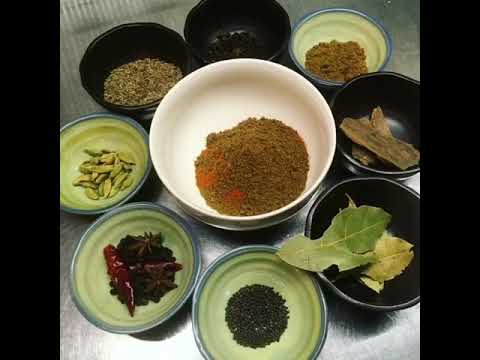 【間借りカレー】豆くじら ラムキーマカレー調理中