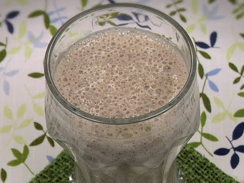 Healthy Black Sesame Smoothie Recipe (Beauty Drink with Banana and Soy Milk)