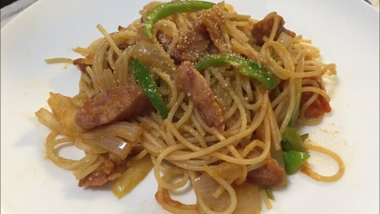 玉ねぎと赤ワインでソーセージパスタの作り方を教えます❤️やはりドイツの森のソーセージは美味い😋