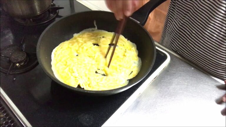 低糖質レシピ　もやしのお好み焼き風オムレツ