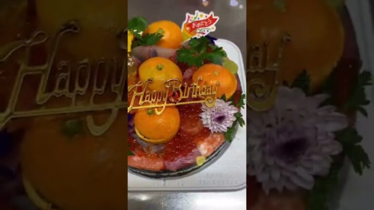 小さなみかん🍊と寿司ケーキ