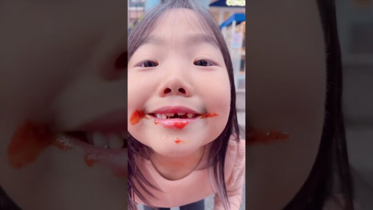 原宿竹下通りにある韓国のチキン屋さんへ行ってきたよ🌈🤣#shorts