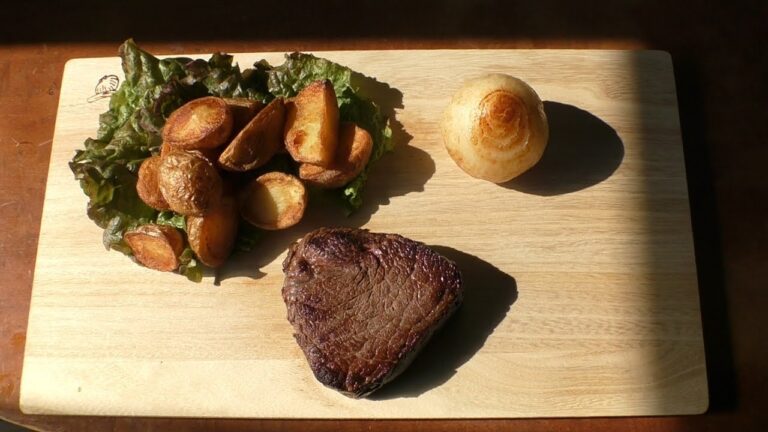 まな板で食べるステーキフリット