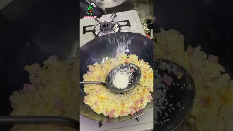 極うまっ！カレーチャーハンを中華鍋で作ってみた。 #shorts #short