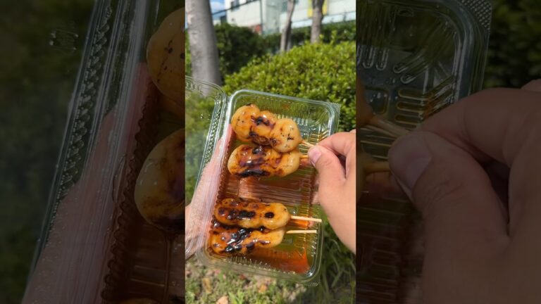 ツヤッツヤに輝くみたらし団子が最高！