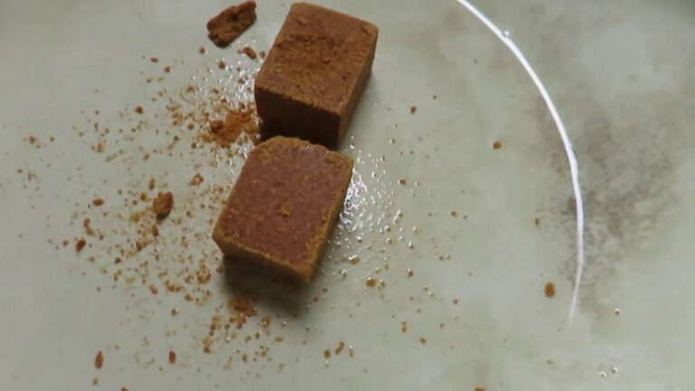 【鍋キューブ：ピリ辛キムチ】を買ってみた。鍋に入れるだけで簡単。