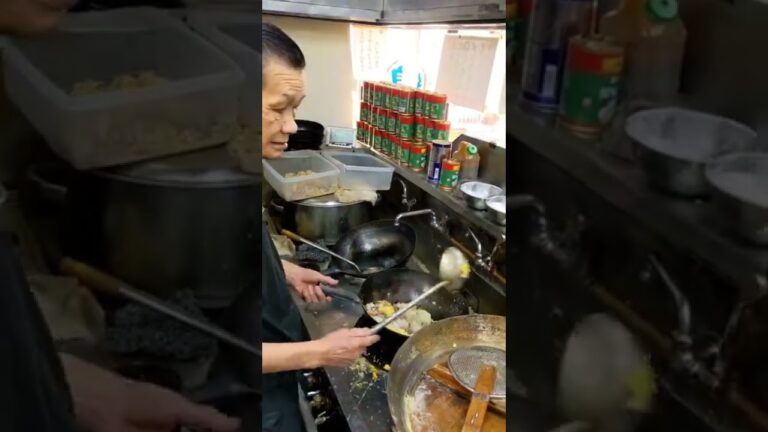 丸鶴「海老チャーハン」エビ好きにはたまらない大量のエビ♪　#shorts