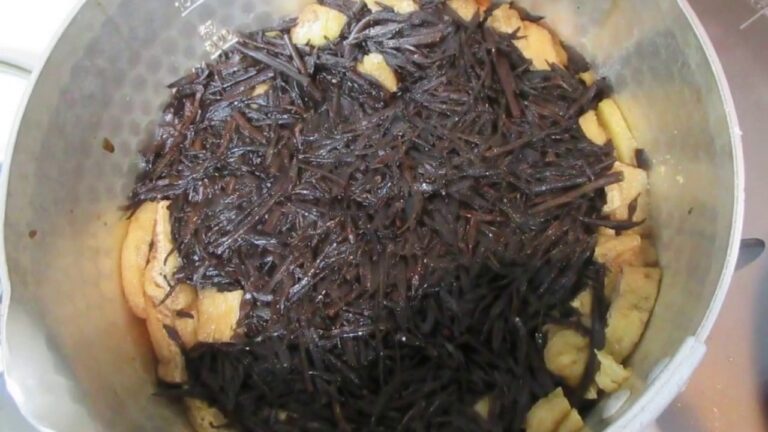 「ひじきの生姜煮」（ひじきのバター炒め）前半