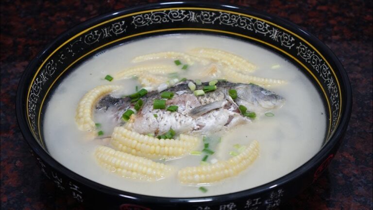 玉米鯽魚湯，潮汕農村人愛喝這款湯，湯白味鮮，四季皆宜【潮州山哥】