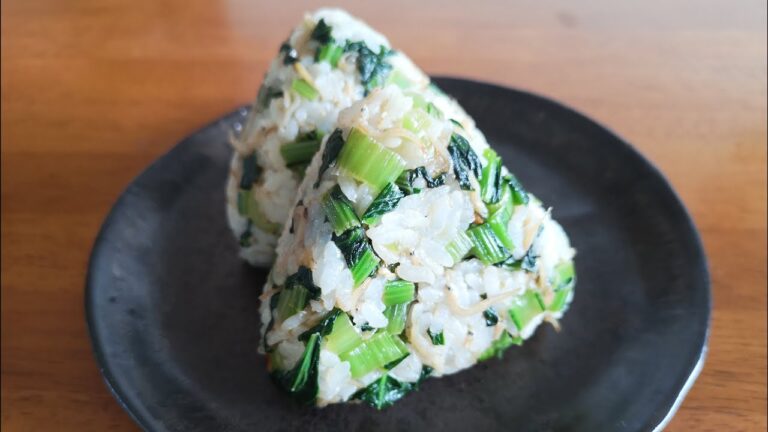 【大人気家政婦の簡単作りおき】お弁当や朝食にピッタリ！10分で作るご飯が止まらない小松菜としらすの『ふりかけ』の作り方