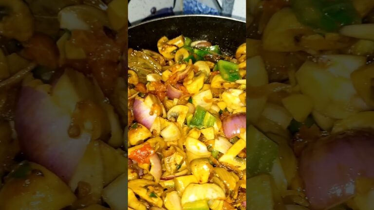 Mushroom masala 🍄 #youtubeshorts #shorts #mushroomrecipe #mushroom #viralvideo #recipe #indianfood♥️