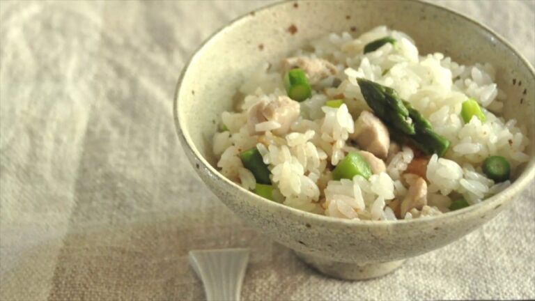 鶏肉とグリーンアスパラの炊き込みご飯  Mixed Rice with Chicken and Green Asparagus