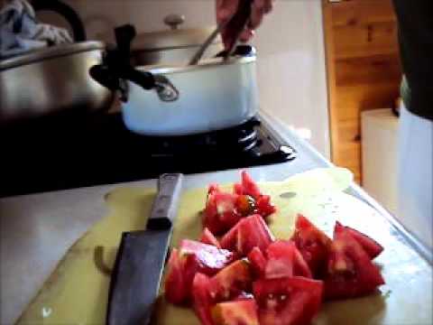 ズボラレシピ　鶏肉とトマトのビール煮