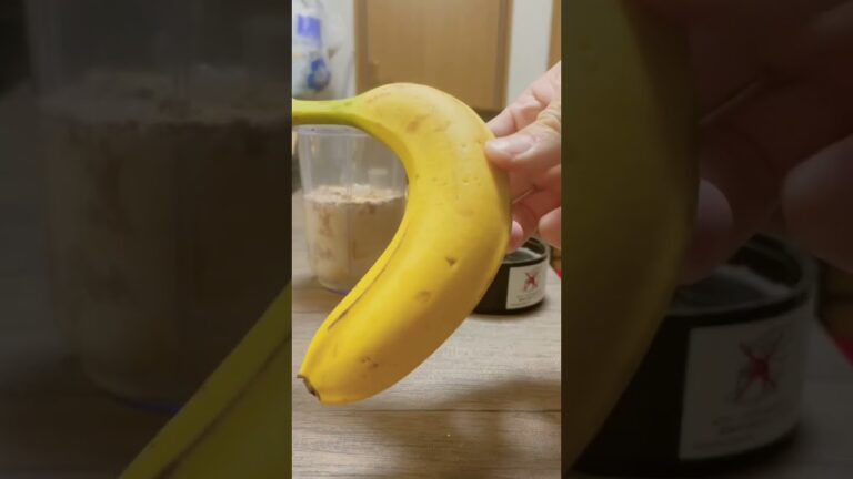オートミールココア豆乳スムージー🥣🍌💕健康的でお腹にもたまるしきな粉の風味がしっかりあっておいしかった☺️ #料理 #生活 #おうち時間 #同棲 #朝食 #スムージー #オートミール