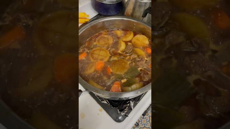 牛すじと大根煮込み