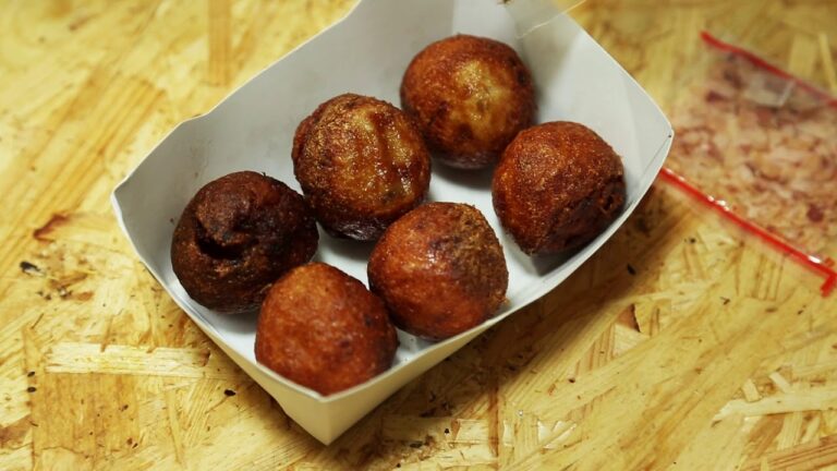 セブンイレブンの冷凍タコ焼きを揚げタコにしたよSeven Eleven's frozen Takoyaki Fried