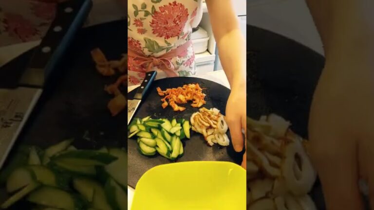 🍳きゅうりで一品☆切って和えるだけ🤫【不器用な私が作る簡単で美味しい料理編】#shorts