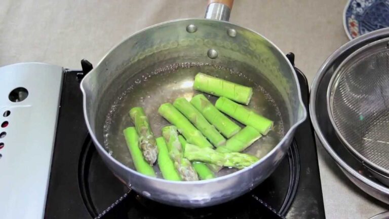 アスパラガスのごまみそ和え