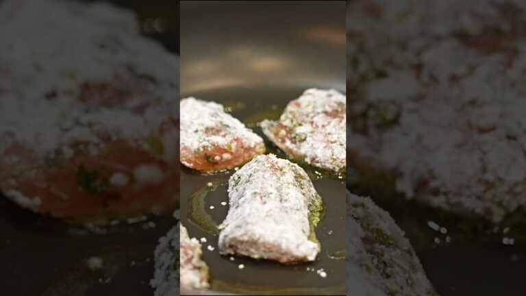 磯の香りとあっさりな秋鮭が最高に美味しい、秋にぴったりな魚レシピ。（鮭の海苔塩竜田揚げ）#shorts #簡単レシピ #秋鮭 #竜田揚げ