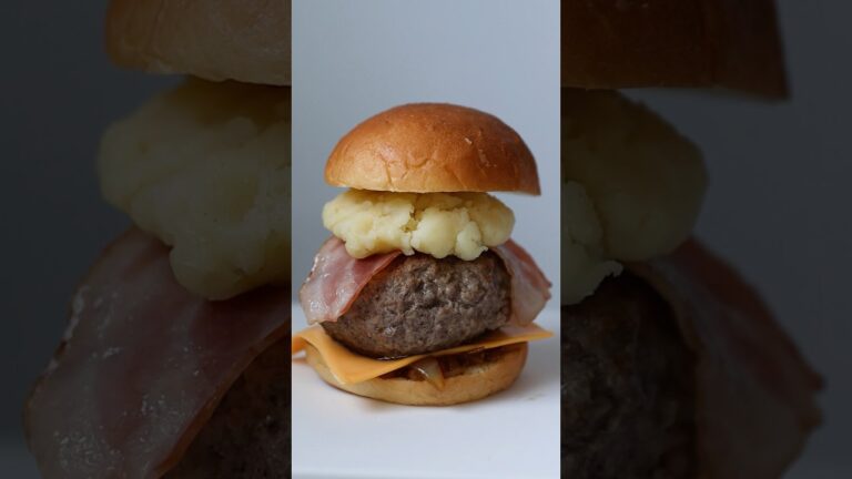 北海道産ほくほくポテトとチェダーチーズに焦がし醤油風味の特製オニオンソースが効いたジューシービーフバーガー（仮） #ヒカキン #マクドナルド