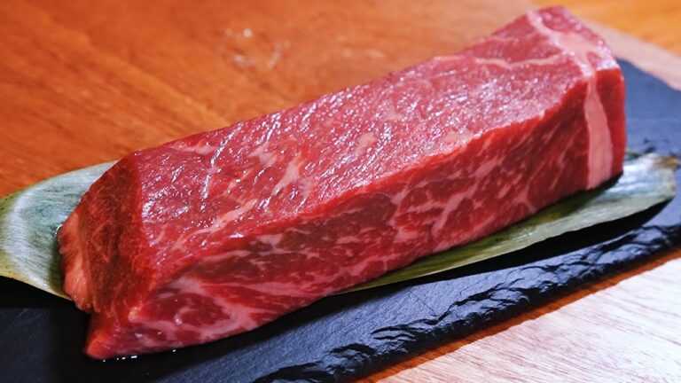 牛モモ肉で作るステーキ丼の作り方(深夜ver.)