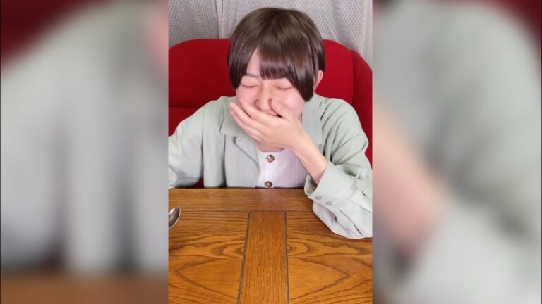 40秒で【検証】塩と砂糖を同時に食べると味が消えるらしい #shorts