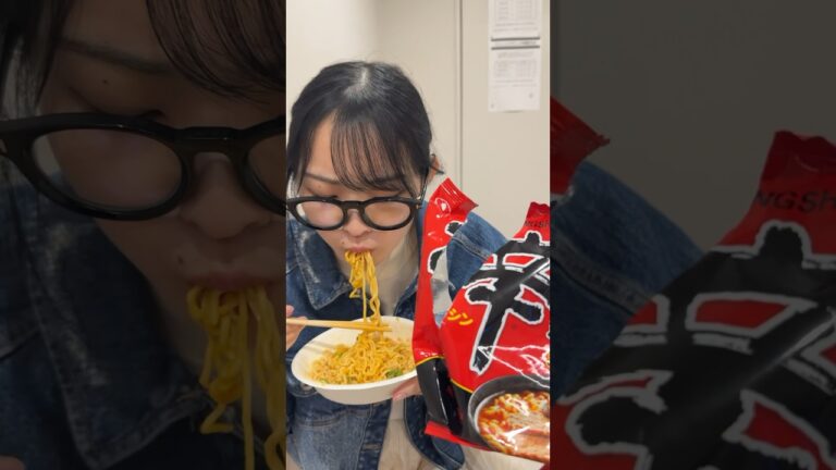 辛ラーメンを女子大生がアレンジしたら最高の昼メシになった！！