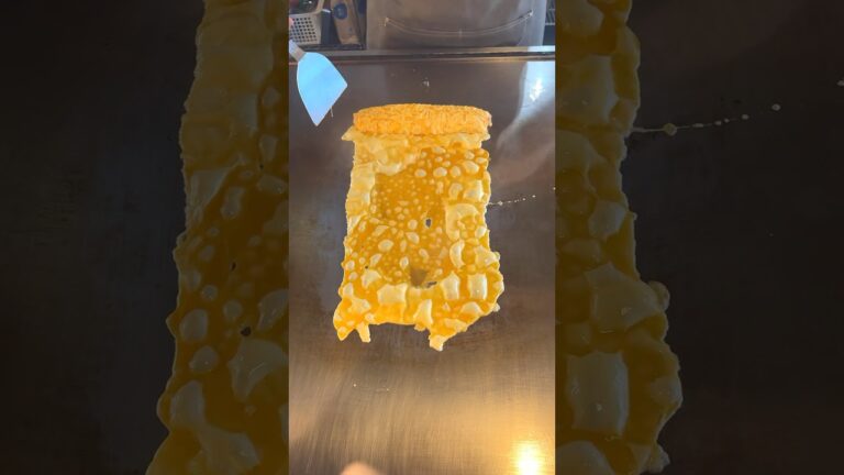 鉄板で作るぷるふわ出汁巻きたまご🍳お出汁たっぷりのたまごに明太子の塩味が相性抜群！【福岡 天神：鉄板焼酒場 いくら】